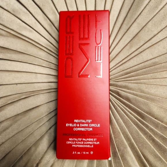 DERMELECT REVITALITE PROFESSIONAL Eyelid & Dark Circle Corrector 15 ML / 0.5 OZ - Picture 6 of 15